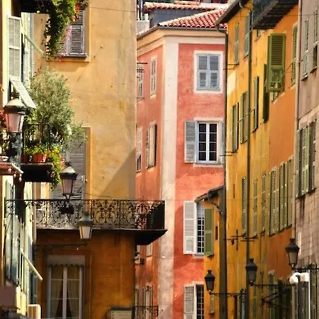 Studio A Louer Au Coeur Du Carre Dor A Nice, Rue Dalpozzo A 150 Metres Des Plages Exterior photo