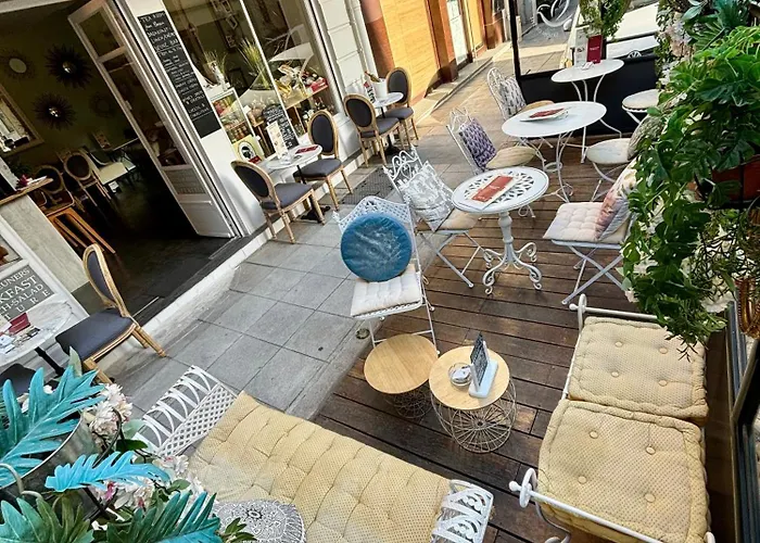Studio A Louer Au Coeur Du Carre Dor A Nice, Rue Dalpozzo A 150 Metres Des Plages