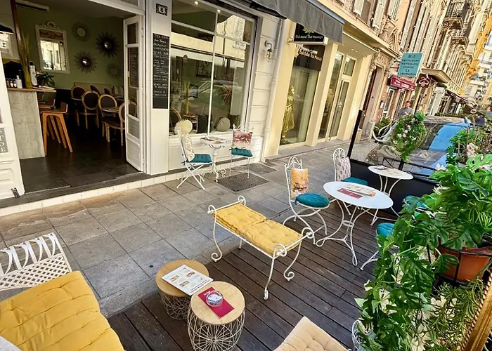 Studio A Louer Au Coeur Du Carre D Or A Nice, Rue Dalpozzo A 150 Metres Des Plages
