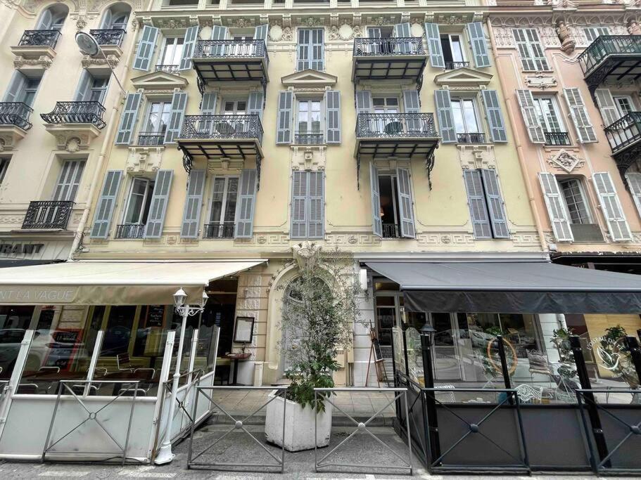 A Louer Au Coeur Du Carre Dor A Nice, Rue Dalpozzo A 150 Metres Des Plages Appartement