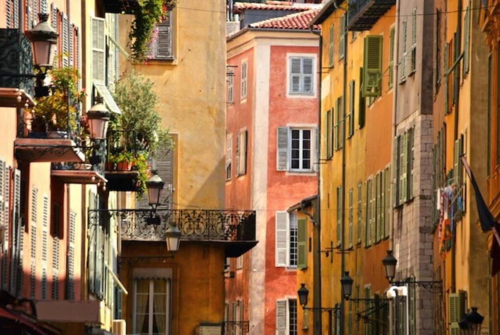 Appartement A Louer Au Coeur Du Carre Dor A Nice, Rue Dalpozzo A 150 Metres Des Plages *